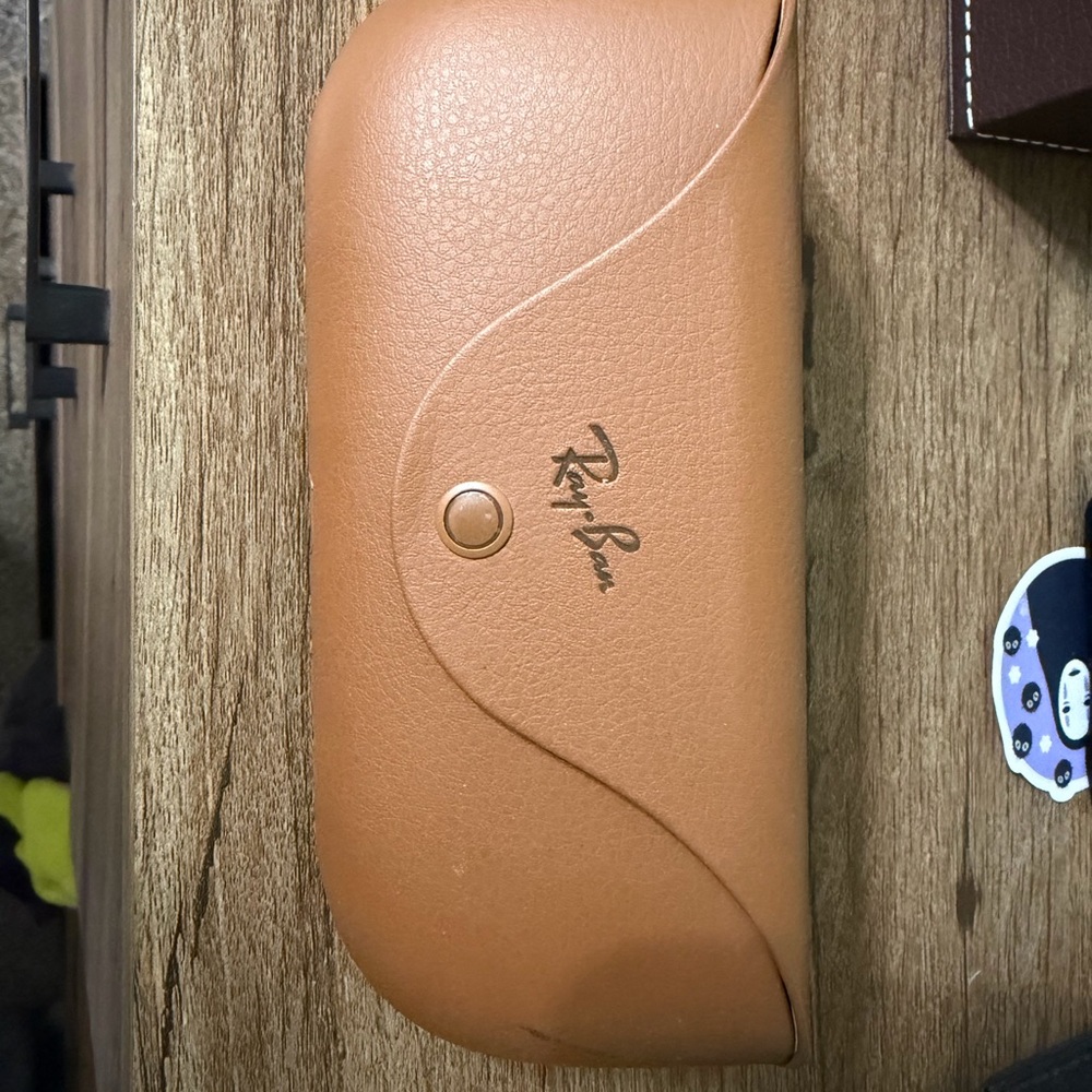 Ray-Ban Light green Sunglasses